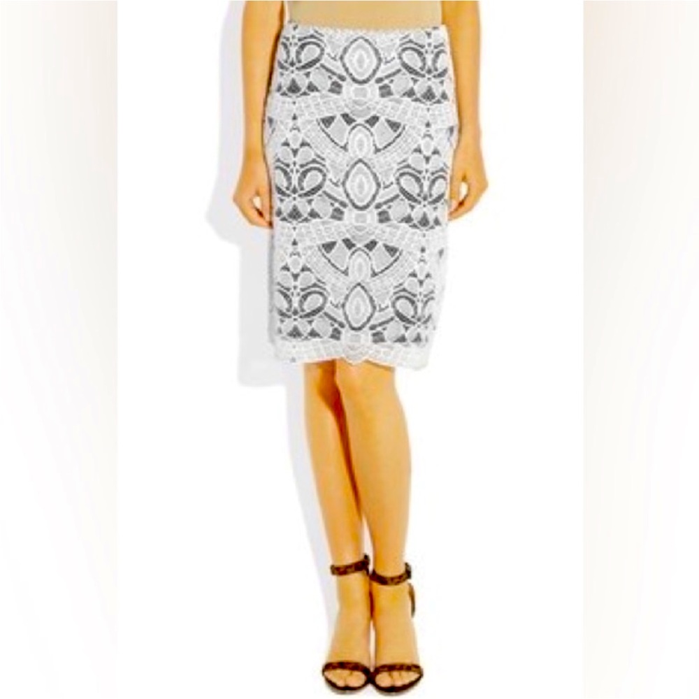L'AGENCE White and Black Lace Pencil Skirt